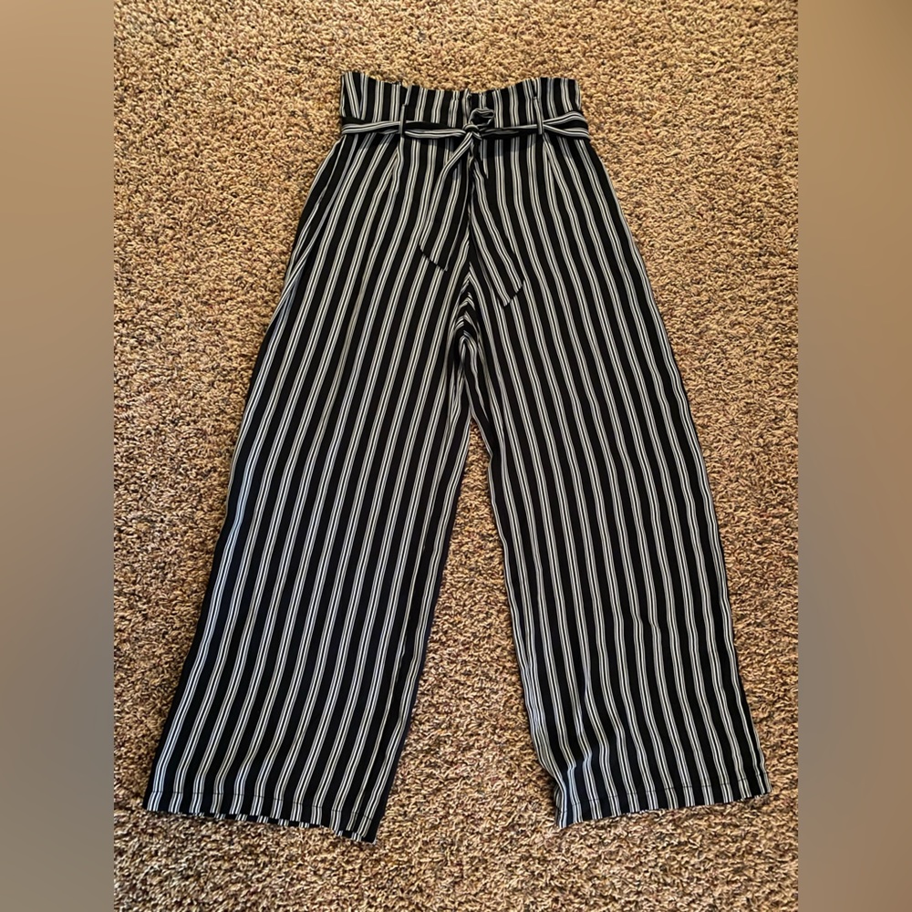 Leith Wide Leg Paperbag Waist Black and White Striped Pants Women’s Size Medium